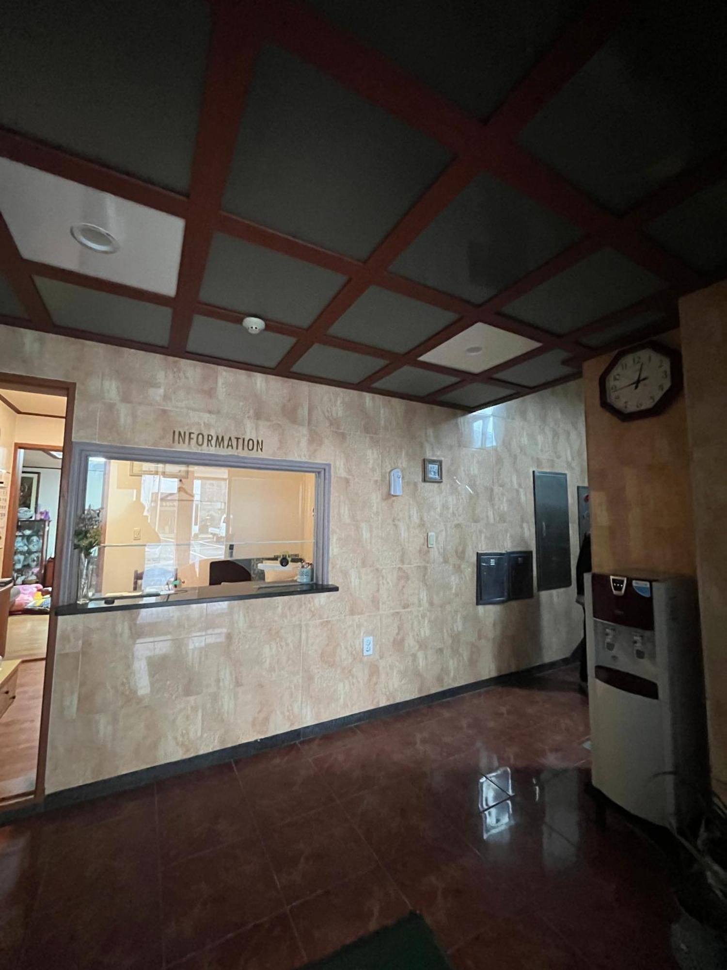 Oreum Motel Чечжу Екстер'єр фото